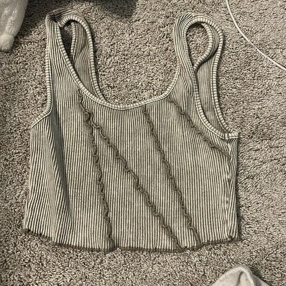 Cropped Tank - Picture 1 of 2